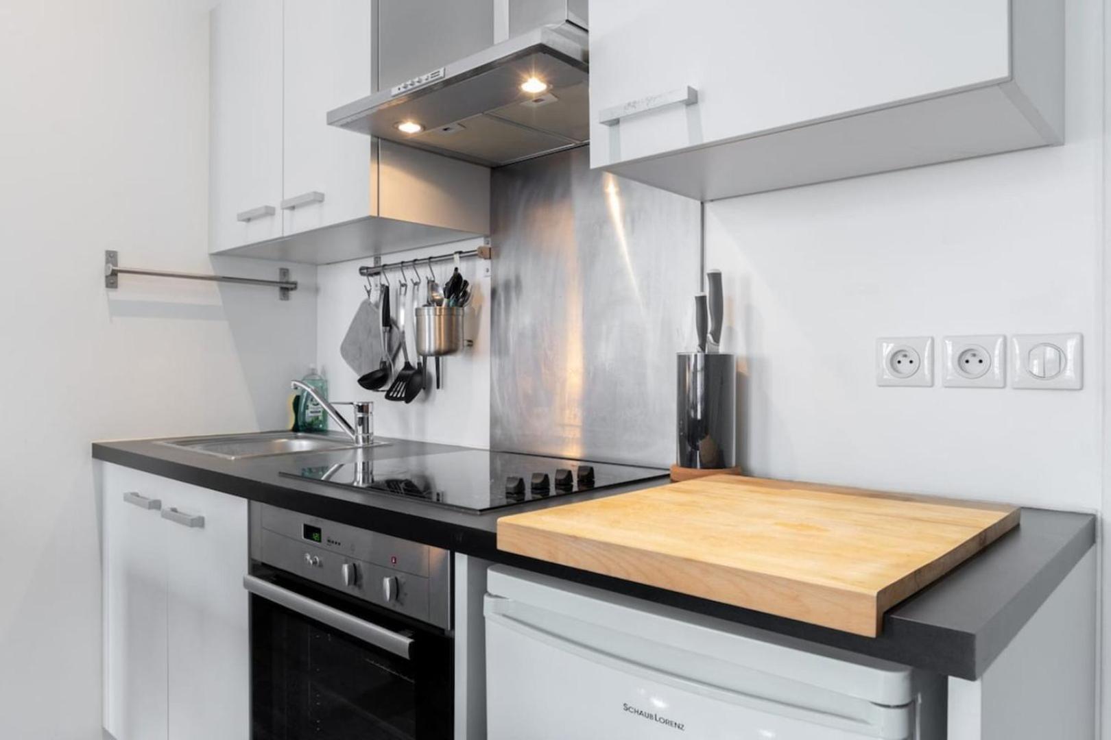Vieux - Large Modern&functional